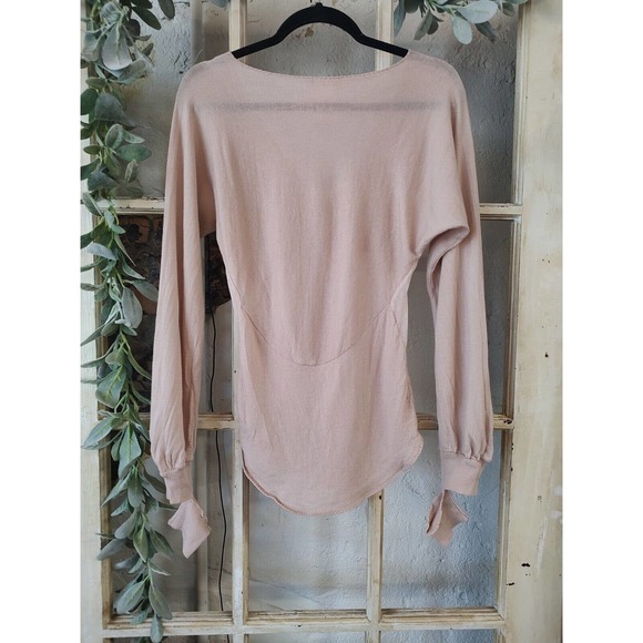 Chloe V-Neck Sweater in powder pink - Picture 12 of 15